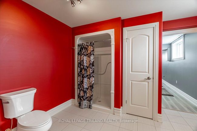9416 Hickory Dr, House other with 3 bedrooms, 4 bathrooms and 10 parking in Strathroy ON | Image 32