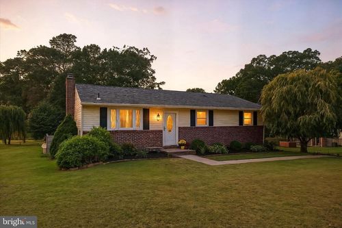56 Highview Dr, HANOVER, PA, 17331-9609 | Card Image