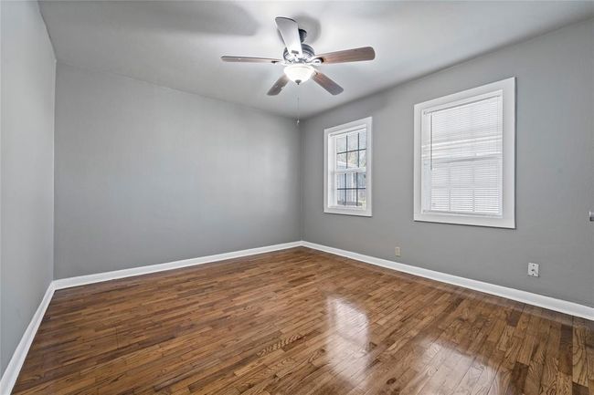 915 E Hanna St, House other with 3 bedrooms, 2 bathrooms and 2 parking in Calvert TX | Image 23
