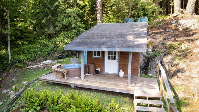 304 Esplanade Rd, House other with 3 bedrooms, 2 bathrooms and null parking in Gibsons BC | Image 5