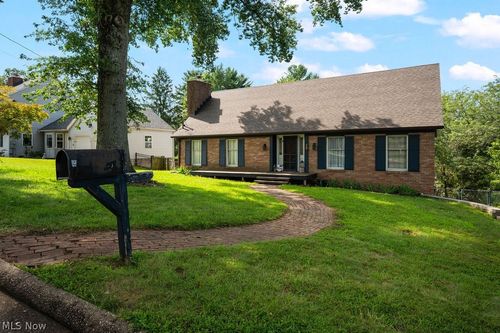 14 Valley View Dr, Vienna, WV, 26105-3324 | Card Image