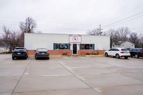 1301 Main St, Parsons, KS, 67357-3328 | Card Image