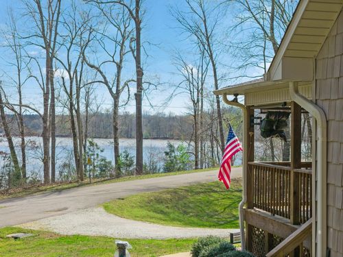 280 Iron Horse Trl, Parsons, TN, 38363-3593 | Card Image
