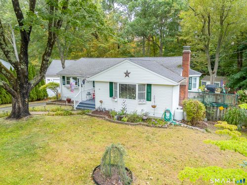 32 Richard Rd, Gales Ferry, CT, 06335-1832 | Card Image