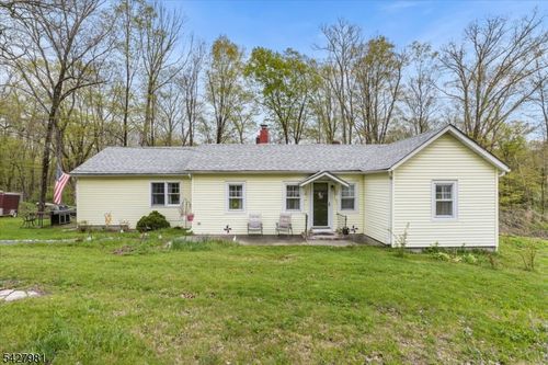 17 Clove Rd, Montague, NJ, 07827-3301 | Card Image