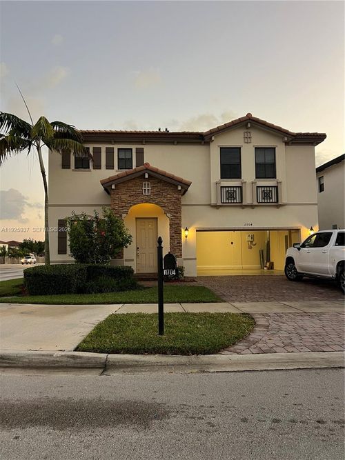 0-11704 Sw 235th St, Homestead, FL, 33032-6025 | Card Image