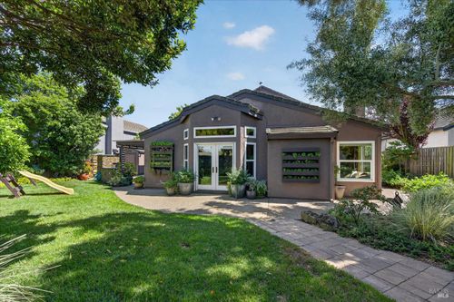 653 Windsor Drive, Benicia, CA, 94510 | Card Image