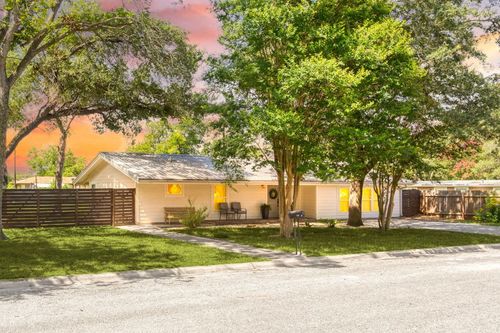 119 W Crockett St, Luling, TX, 78648-2407 | Card Image