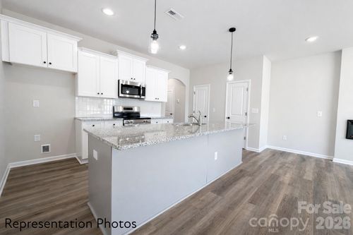 4751 Muskogee Dr, Charlotte, NC, 28212 | Card Image