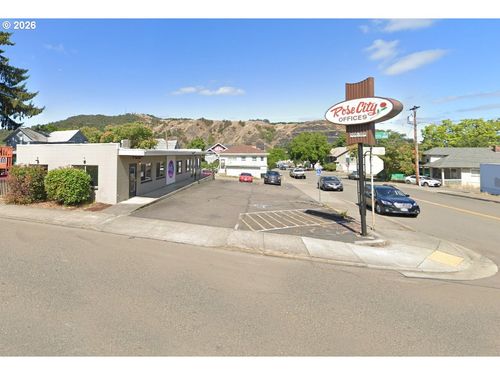 1000 Se Stephens St, Roseburg, OR, 97470-4818 | Card Image
