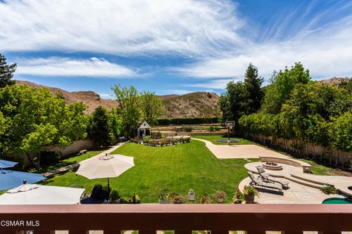 68 E Twisted Oak Dr, Simi Valley, CA, 93065-7372 | Card Image