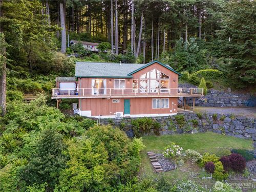 1058 Dana Cir, Lummi Island, WA, 98262-8612 | Card Image
