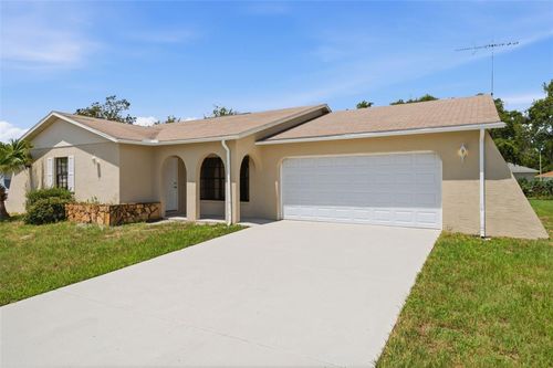18813 Green Park Rd, Hudson, FL, 34667-6223 | Card Image