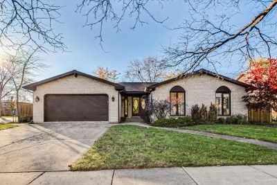 802 Prairie Lawn Road, House other with 4 bedrooms, 3 bathrooms and 2 parking in Glenview IL | Image 1