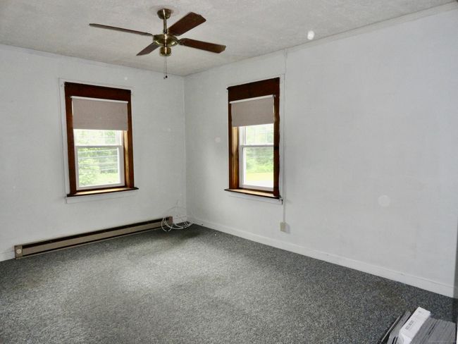 409 N Main St, Home with 5 bedrooms, 2 bathrooms and null parking in Winsted CT | Image 17
