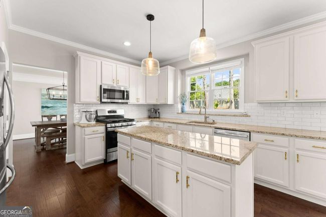 7210 Devonhall Way, House other with 4 bedrooms, 4 bathrooms and 2 parking in Johns Creek GA | Image 9