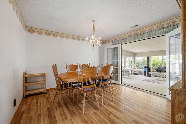 Large Dining Room | Image 14