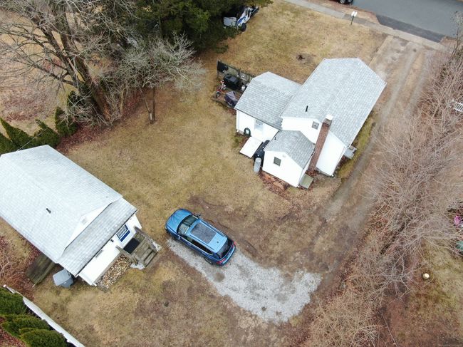 7 &amp; 7R N Washington Avenue, Home with 2 bedrooms, 2 bathrooms and 4 parking in East Lyme CT | Image 19