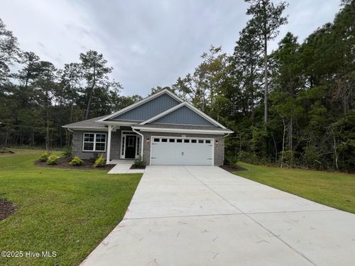 1207 Mandevilla Dr Se, Bolivia, NC, 28422-7411 | Card Image