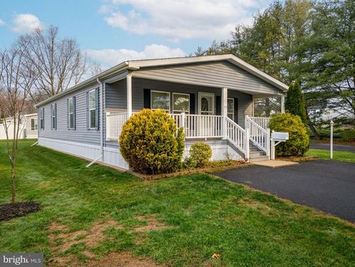 22 Holiday Ave, Hatfield, PA, 19440-1748 | Card Image