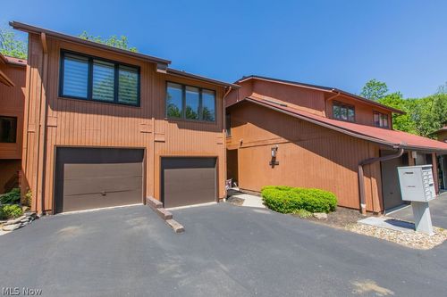 25058 Mill River Rd, Olmsted Falls, OH, 44138-2026 | Card Image