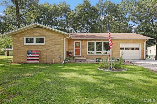 31 Briarwood Dr, Hillsboro, IL, 62049-1846 | Card Image