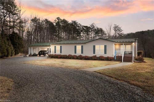 1721 Camp Dogwood Rd, Pinnacle, NC, 27043-8615 | Card Image