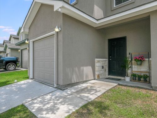 201 Peruna Dr, Marble Falls, TX, 78654-2147 | Card Image
