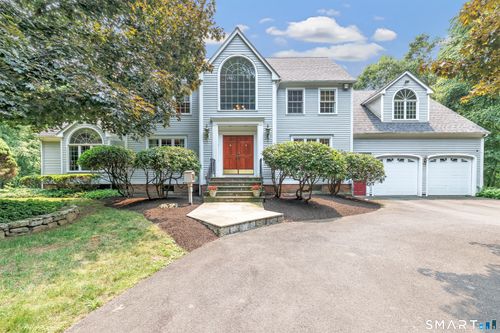 17 Plumtrees Rd, Newtown, CT, 06470-1729 | Card Image