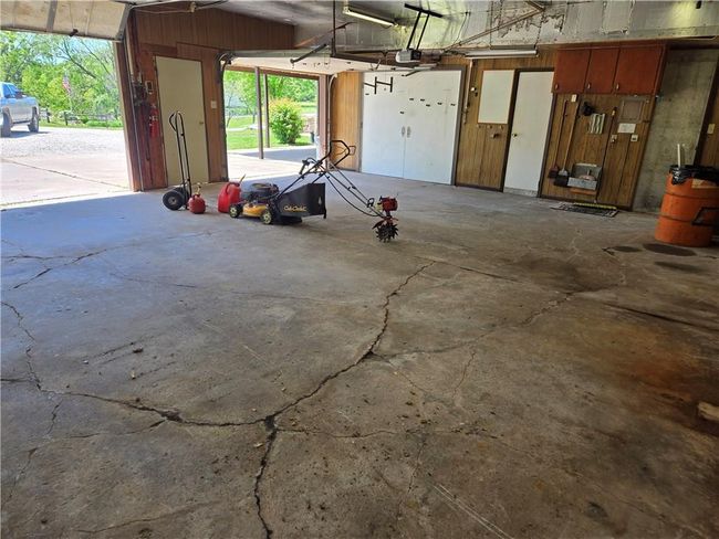 33295 Bethel Church Rd, House other with 3 bedrooms, 3 bathrooms and null parking in Osawatomie KS | Image 65
