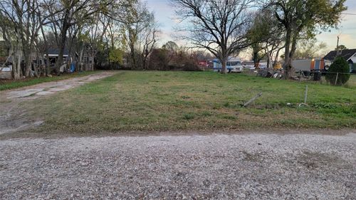 2716 Southmore Ave, Pasadena, TX, 77502-1431 | Card Image