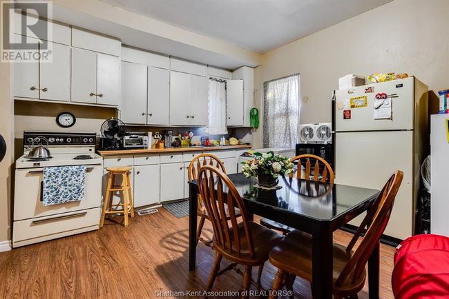 50-52 Wellington St E, Home with 0 bedrooms, 0 bathrooms and null parking in Chatham ON | Image 12