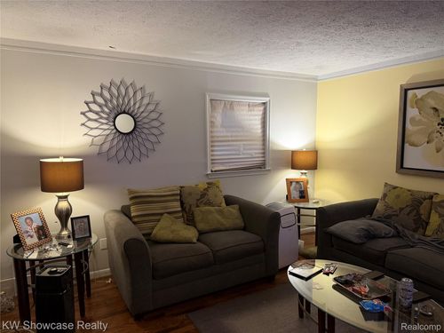 29537 Hazelwood St, Inkster, MI, 48141-1541 | Card Image