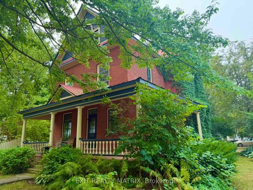 94 King St, Chesterville, ON, K0C1H0 | Card Image