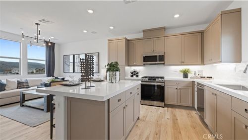 385 Fawn St, Rancho Mission Viejo, CA, 92694-1721 | Card Image