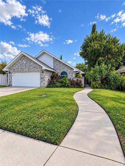 1707 E Gastel Cir, Mission, TX, 78572-3055 | Card Image