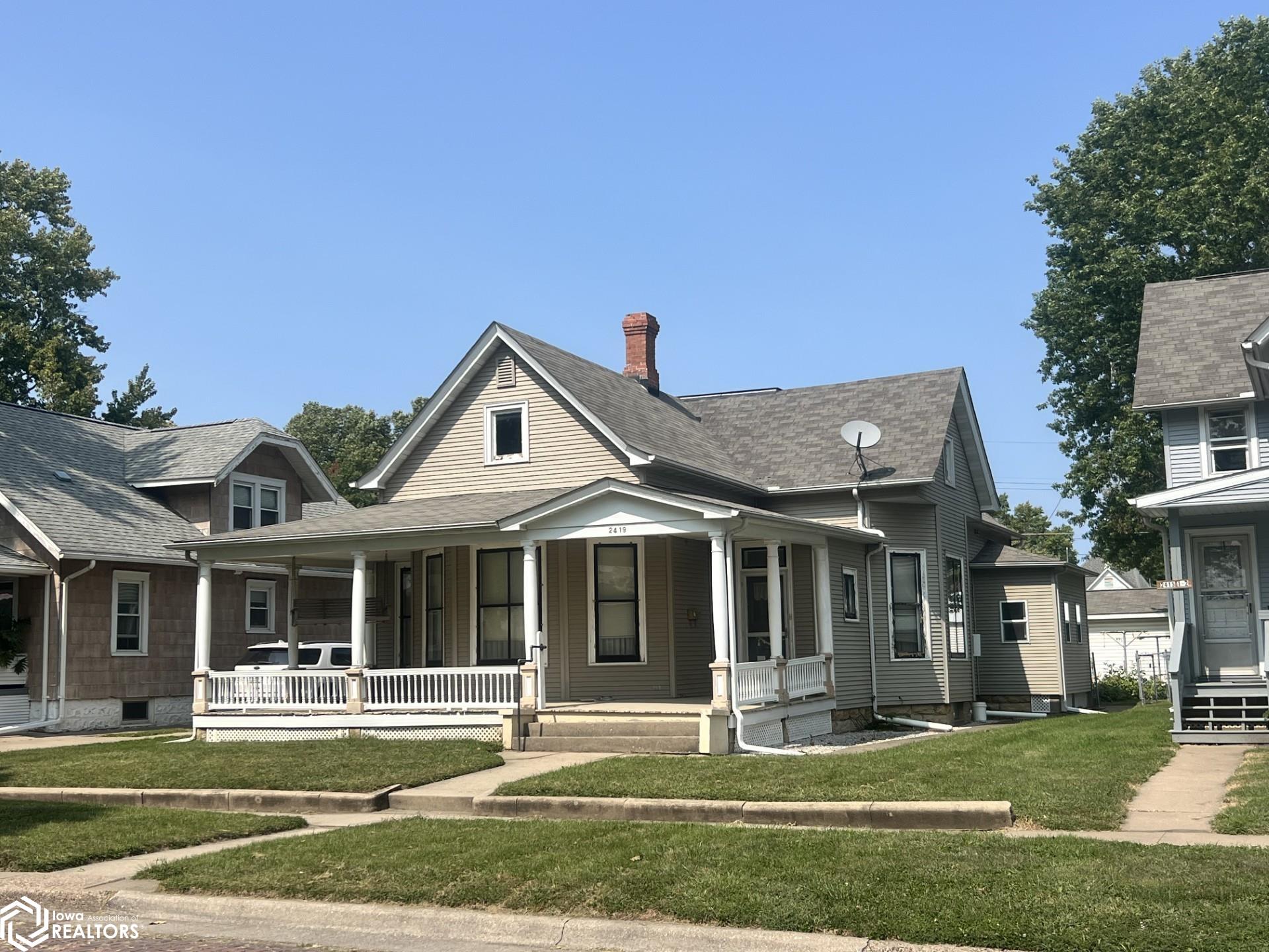 Avenue J , Fort Madison, IA 52627