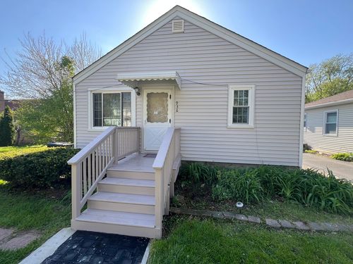 936 Russell Pl, Mundelein, IL, 60060-3932 | Card Image