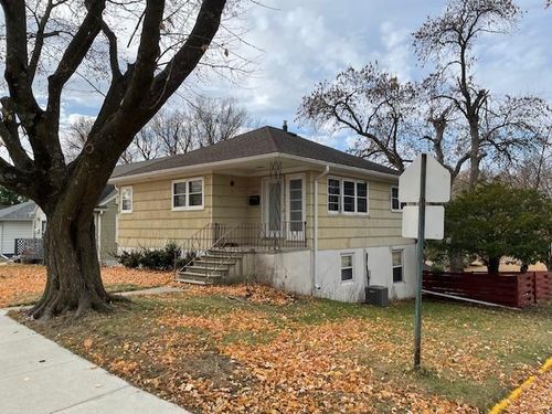 819 Pillsbury Ave, Albert Lea, MN, 56007-3668 | Card Image