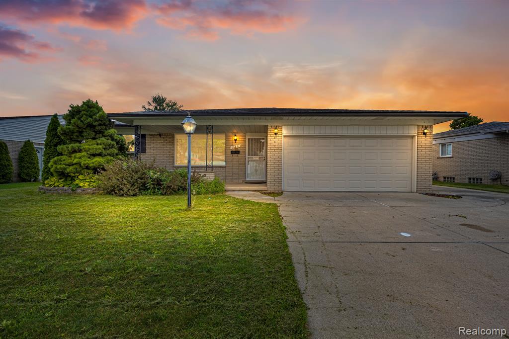Northmore St, Dearborn Heights, MI 48127