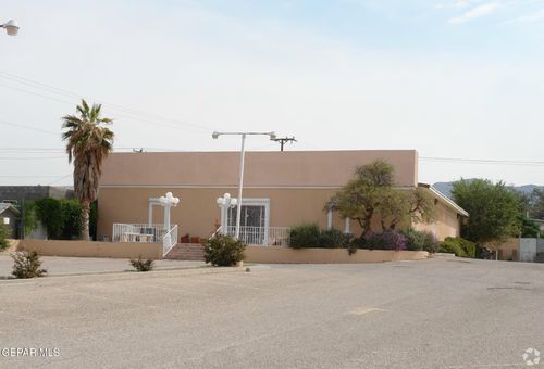 5824 Doniphan Dr, El Paso, TX, 79932-1329 | Card Image