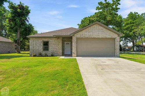 202 E Gum, Walnut Ridge, AR, 72476 | Card Image