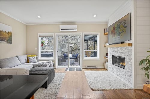 2919 Burlington Cres, Victoria, BC, V9B0K6 | Card Image