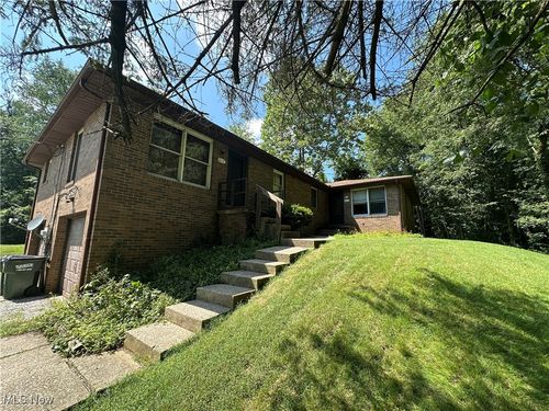 617 Harrison St, Louisville, OH, 44641-1404 | Card Image
