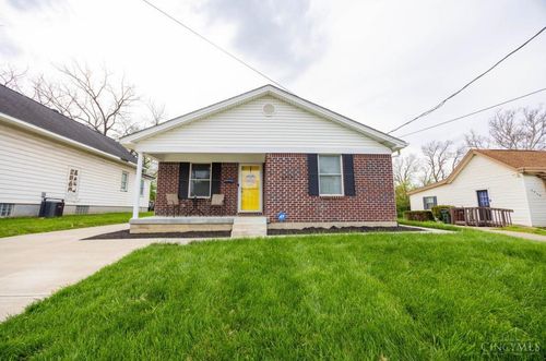 6915 Mearl Ave, North College Hill, OH, 45239-4403 | Card Image