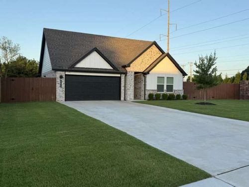4639 S Chestnut Ave, Broken Arrow, OK, 74011-3740 | Card Image