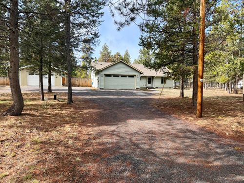 52495 Lost Ponderosa Rd, La Pine, OR, 97739-9519 | Card Image