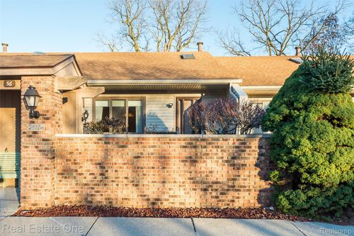4-25104 25104 Hamilton Court, South Lyon, MI, 48178 | Card Image