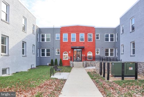apt-114-220 Hamilton St Nw, WASHINGTON, DC, 20011-3218 | Card Image
