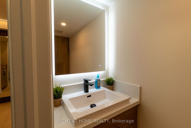 608 - 447 Walmer Rd, Condo with 3 bedrooms, 4 bathrooms and 2 parking in York ON | Image 39